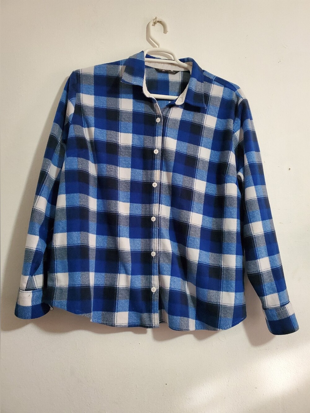 Riders by Lee blue Women flannel shirt features long sleeves Size XL